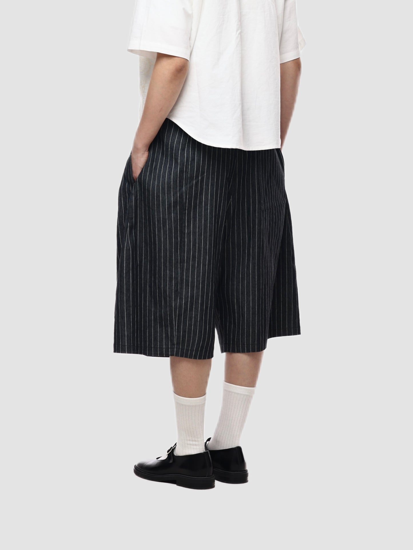 6CRAYON Elastic Waist Wide-Leg Shorts - Double Pleated & Loose Fit with Drawstring